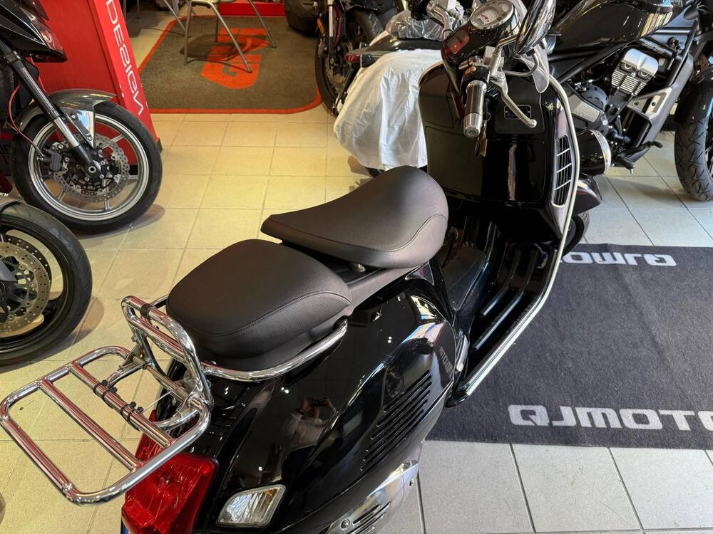 Vespa GTV 300 Via Montenapoleone ABS (2010 - 16) (2)