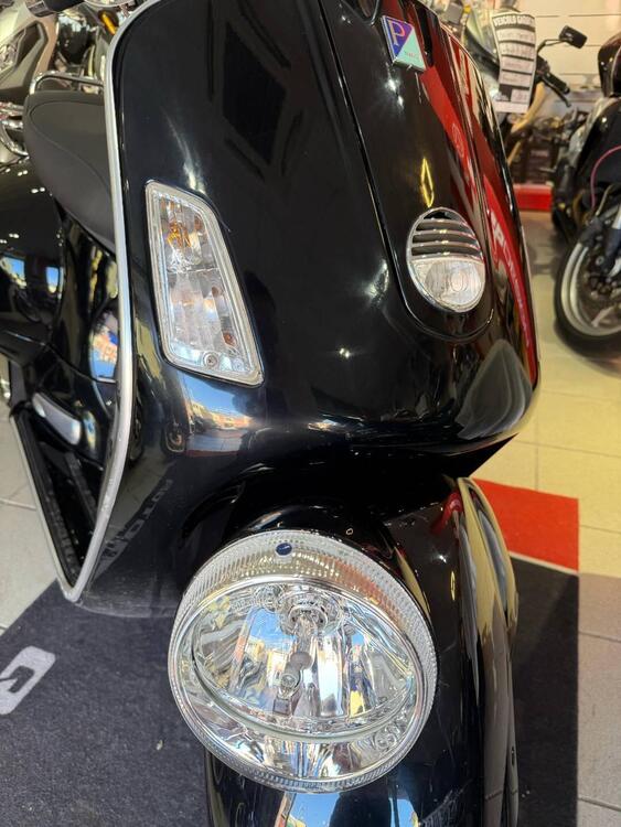 Vespa GTV 300 Via Montenapoleone ABS (2010 - 16) (4)