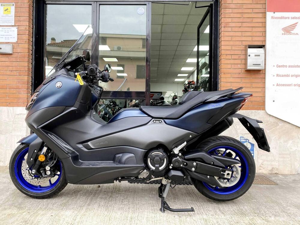 Yamaha T-Max 560 (2022 - 24) (5)