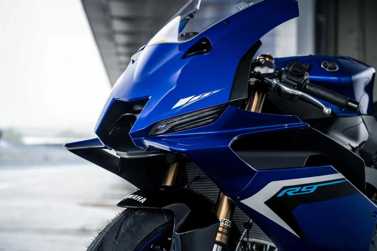 Yamaha R9 (5)