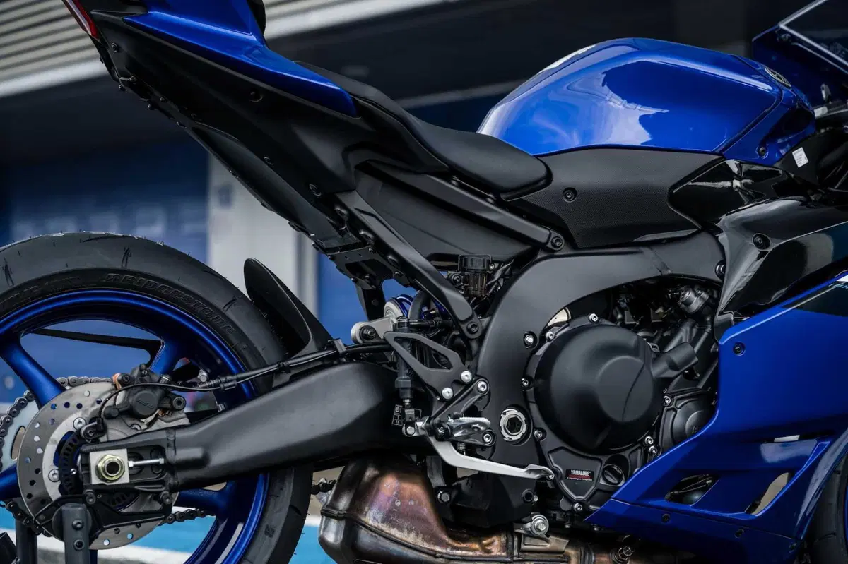 Yamaha R9 (6)