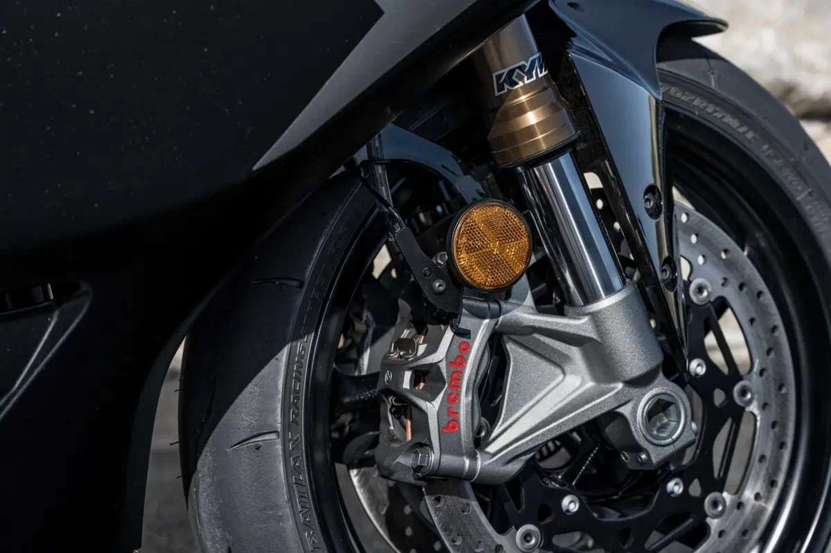 Yamaha R9 (8)
