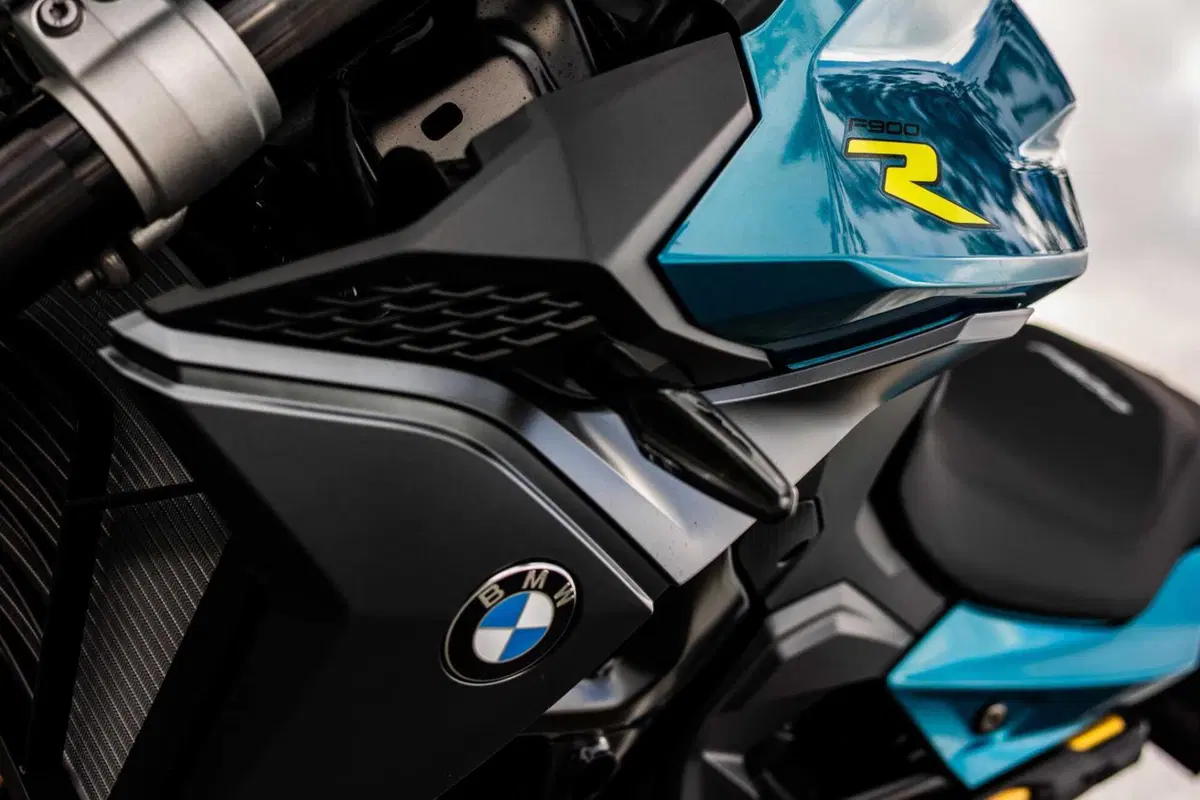 BMW F 900 R TEST [VIDEO E GALLERY] (28)
