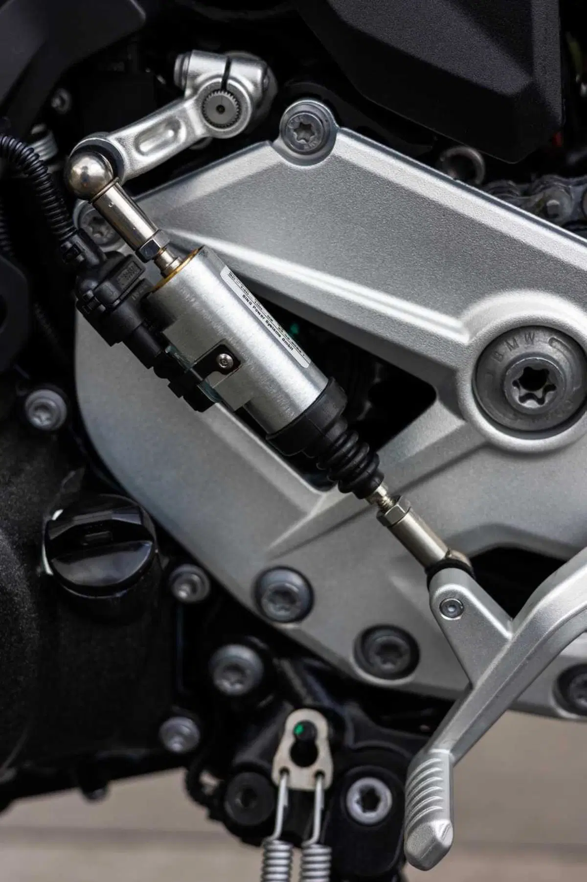 BMW F 900 R TEST [VIDEO E GALLERY] (32)