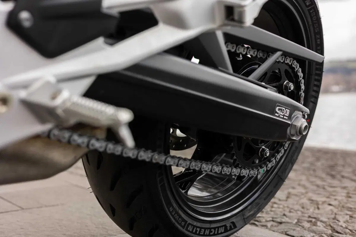 BMW F 900 R TEST [VIDEO E GALLERY] (33)