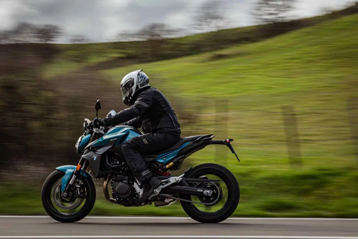BMW F 900 R TEST [VIDEO E GALLERY] (8)