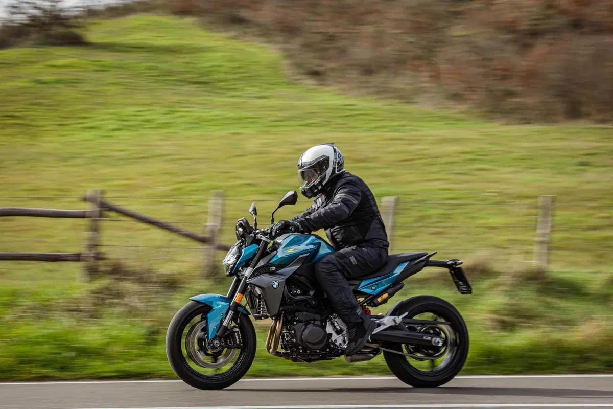 BMW F 900 R TEST [VIDEO E GALLERY] (6)