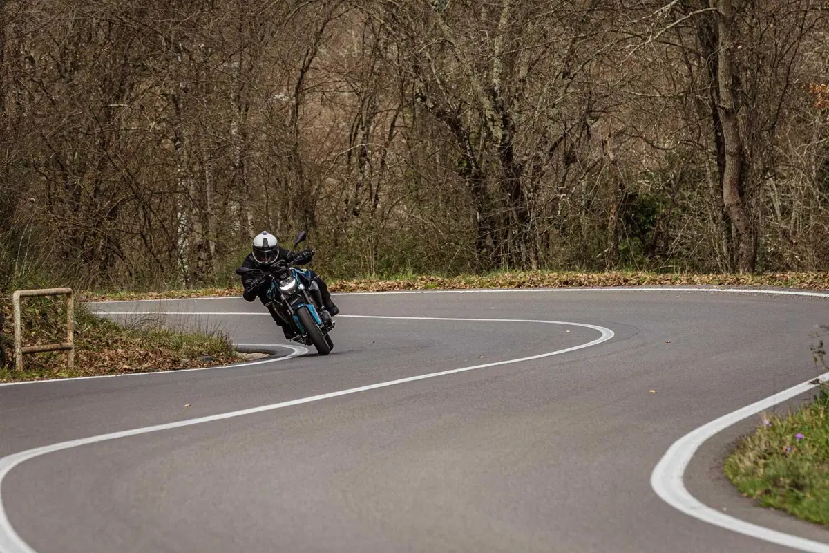 BMW F 900 R TEST [VIDEO E GALLERY] (4)