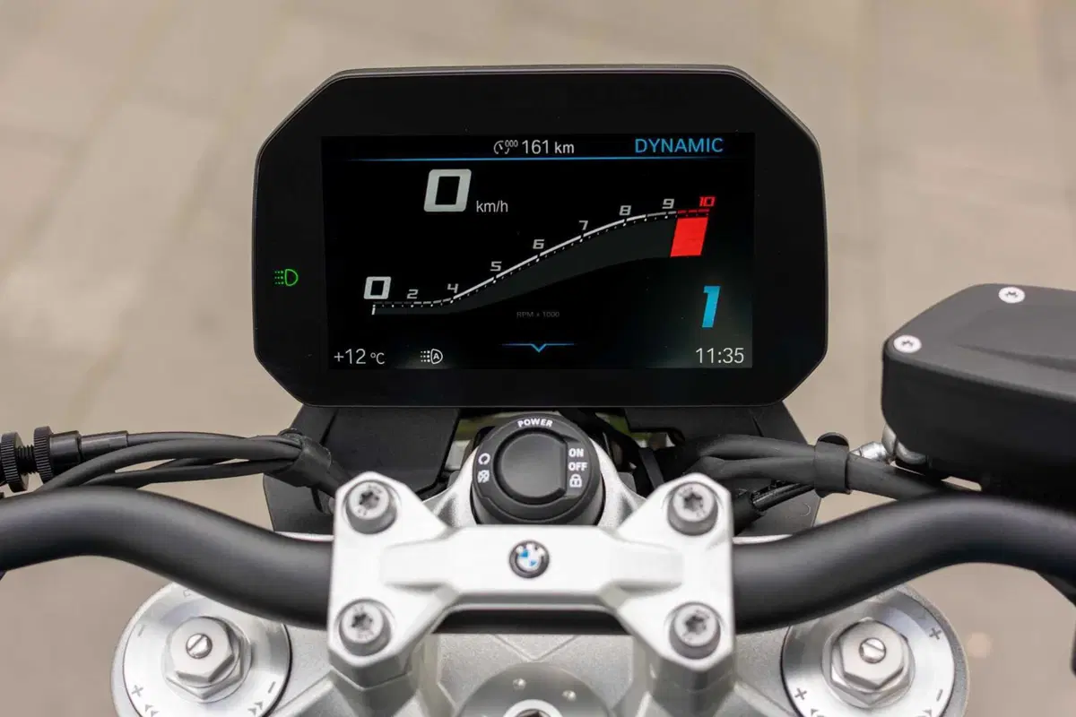 BMW F 900 R TEST [VIDEO E GALLERY] (20)
