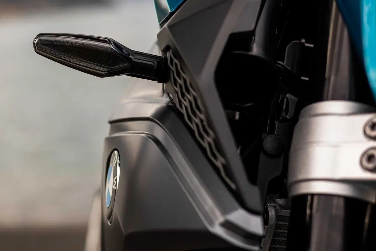 BMW F 900 R TEST [VIDEO E GALLERY] (26)