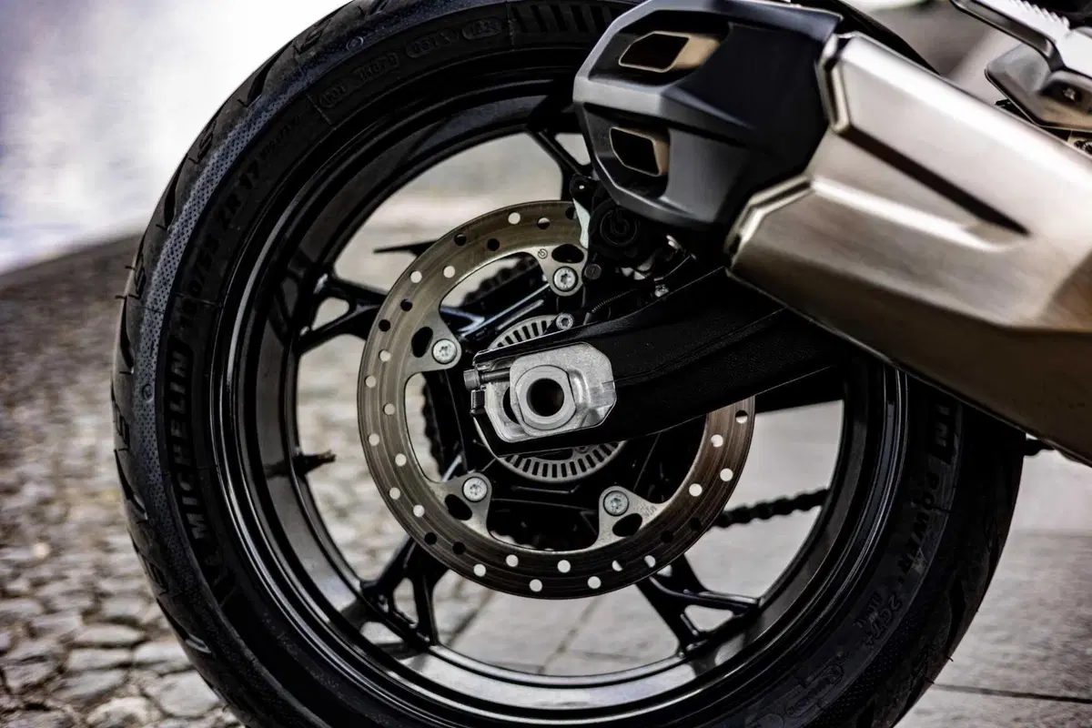 BMW F 900 R TEST [VIDEO E GALLERY] (31)