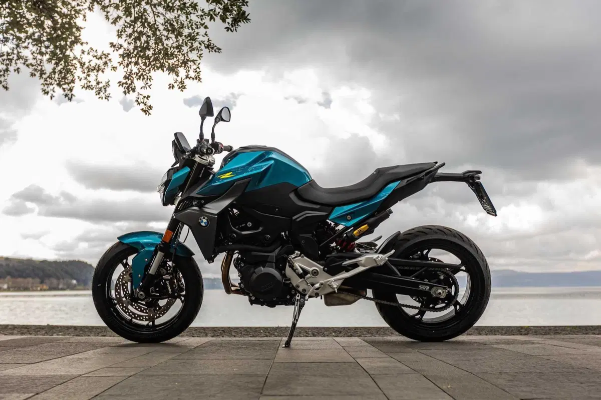 BMW F 900 R TEST [VIDEO E GALLERY] (35)