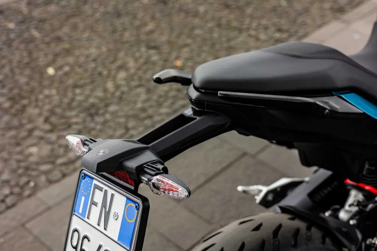 BMW F 900 R TEST [VIDEO E GALLERY] (39)