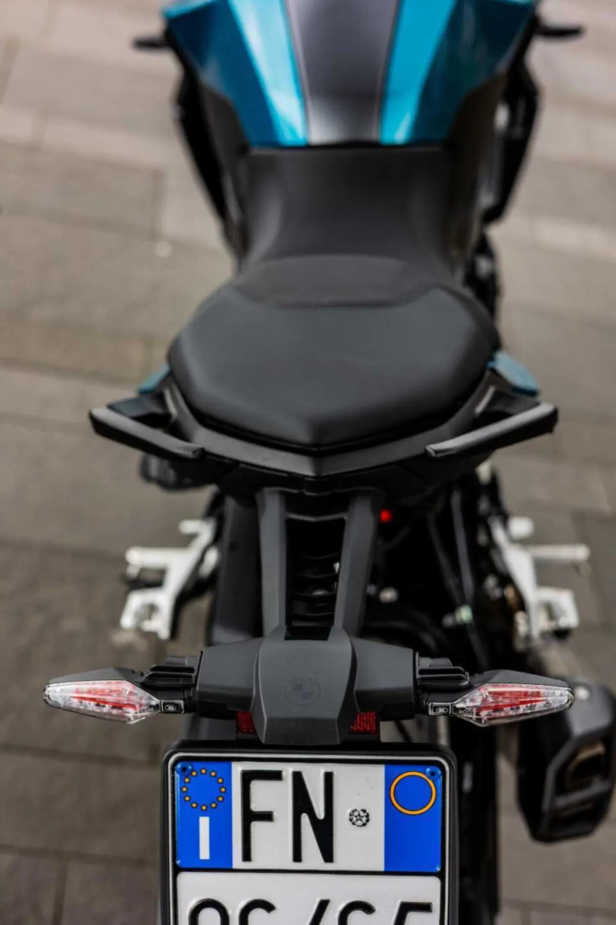 BMW F 900 R TEST [VIDEO E GALLERY] (40)