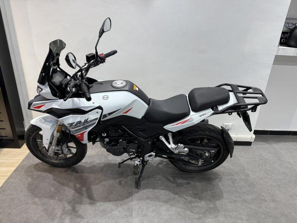 Benelli TRK 251 (2022 - 25) (2)