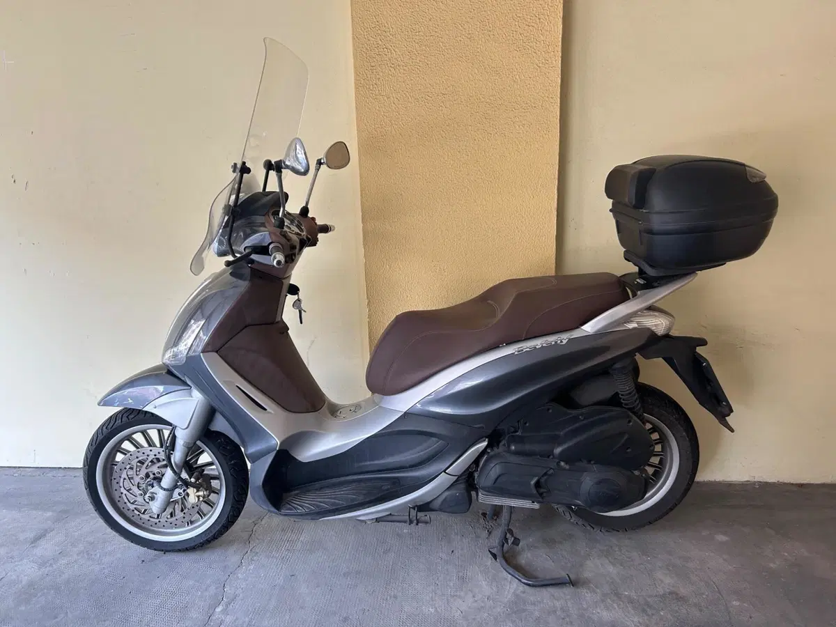 Piaggio Beverly 300 i.e. ABS-ASR (2016 - 20) (5)