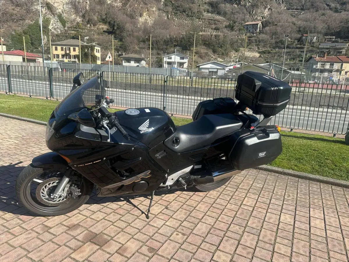 Honda CBR 1000 F (1999 - 00) (2)