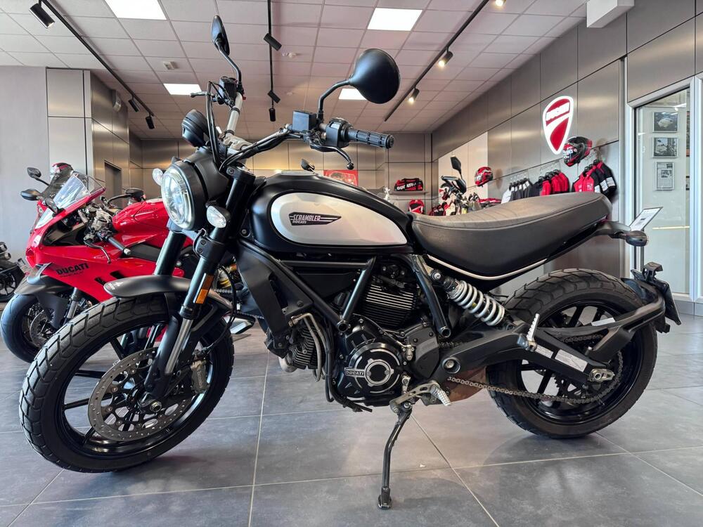 Ducati Scrambler 800 Icon Dark (2021 - 22) (2)