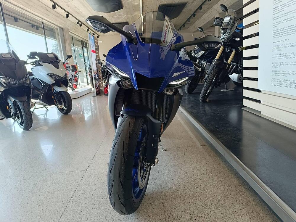 Yamaha YZF R1 (2020 - 25) (2)