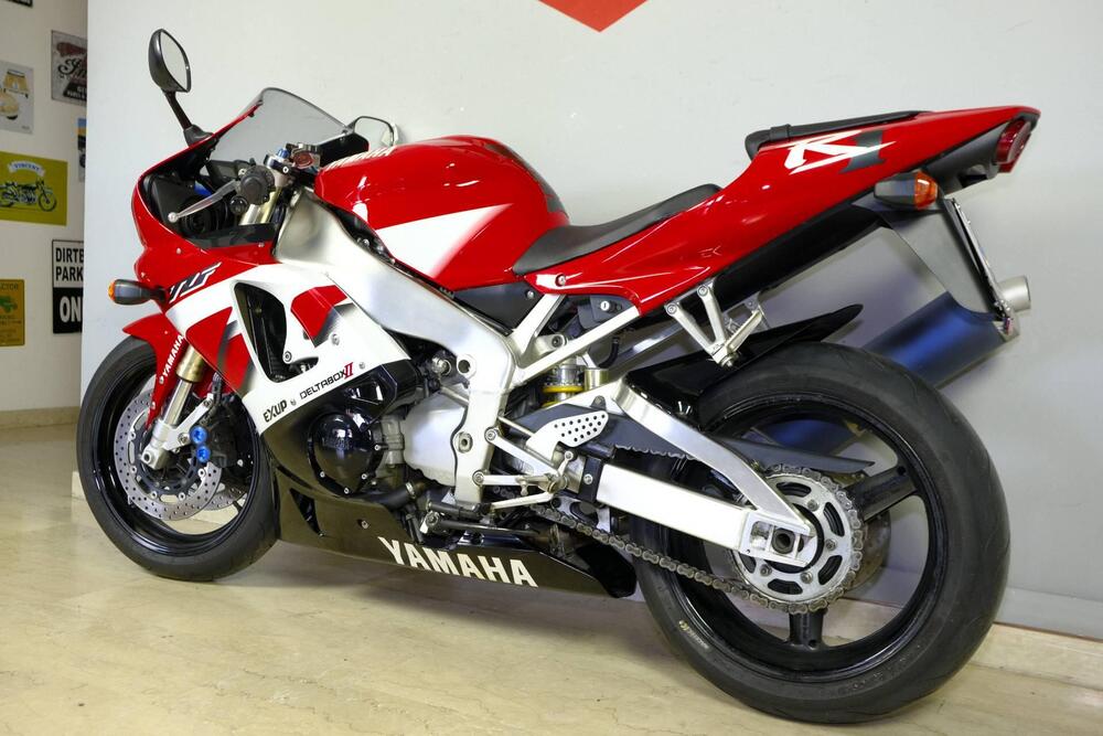 Yamaha YZF R1 (2000 - 01) (3)