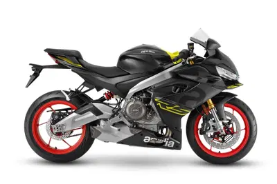 Ecco la nuova Aprilia RS 660. Arriva la versione Factory con sospensioni Ohlins
