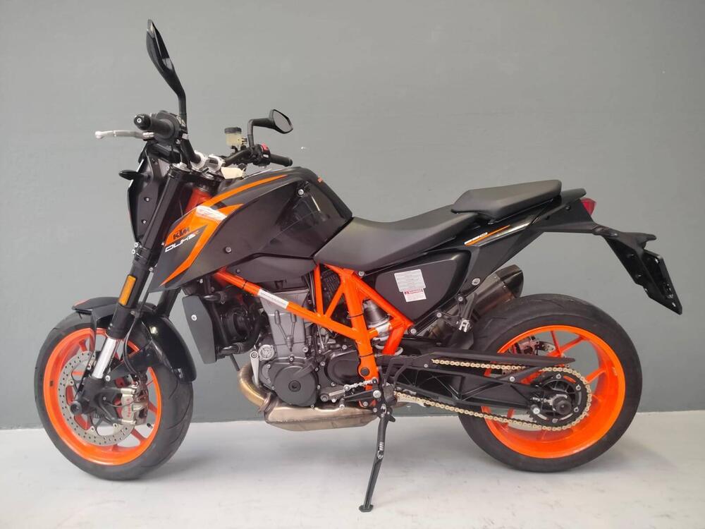 KTM 690 Duke R (2016 -17) (2)