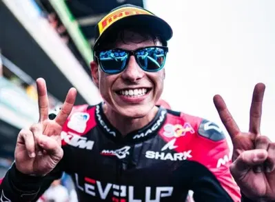MotoGP 2025. Gi&ugrave; dalla moto con Matteo Bertelle, nuovo protagonista della Moto3: "Da piccolo guardavo i piloti da lontano. Ora inseguo un sogno con Pecco Bagnaia e Marco Bezzecchi" [VIDEO]