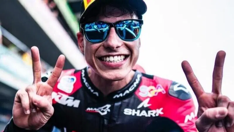 MotoGP 2025. Gi&ugrave; dalla moto con Matteo Bertelle, nuovo protagonista della Moto3: "Da piccolo guardavo i piloti da lontano. Ora inseguo un sogno con Pecco Bagnaia e Marco Bezzecchi" [VIDEO]