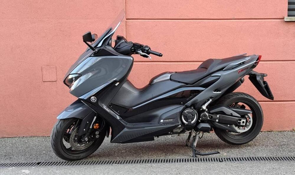 Yamaha T-Max 560 Tech Max (2021) (2)