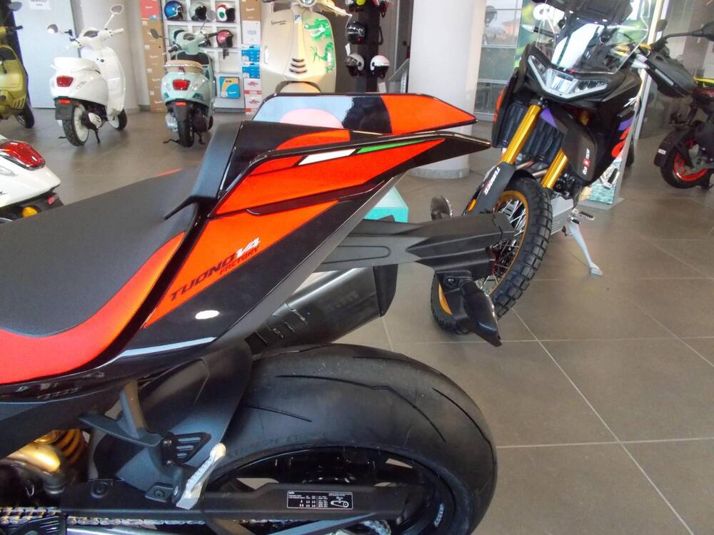 Aprilia Tuono 1100 V4 Factory (2025) (5)