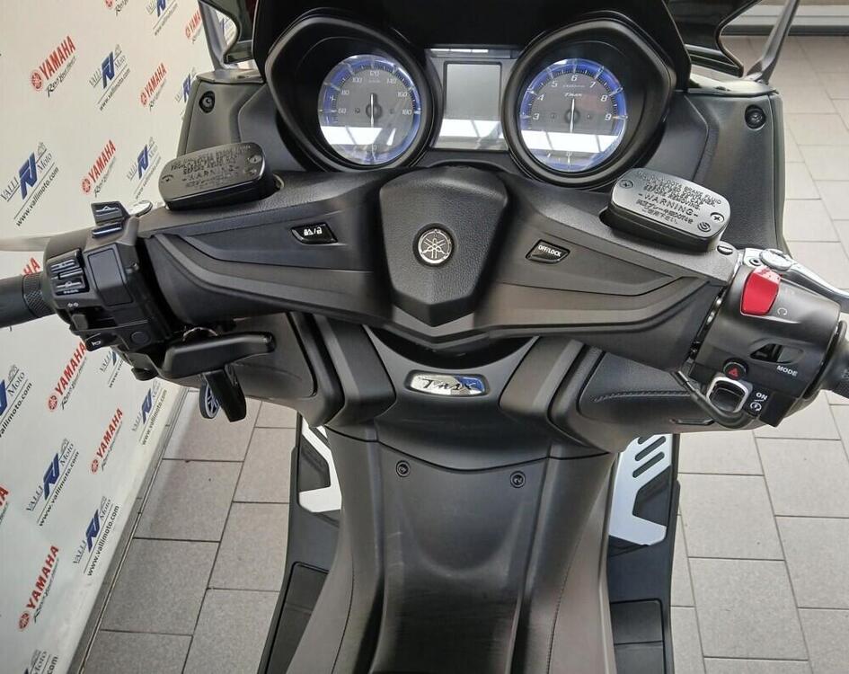 Yamaha T-Max 560 (2020 - 21) (4)