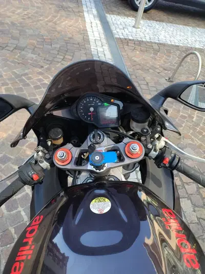 Aprilia RSV 1000 R Factory (2006 - 09) usata