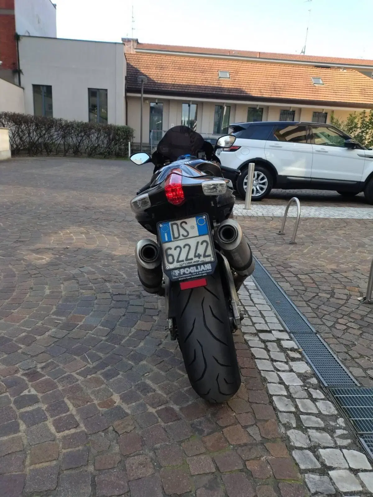 Aprilia RSV 1000 R Factory (2006 - 09) (5)