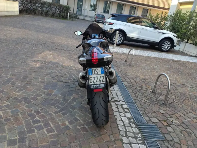 Aprilia RSV 1000 R Factory (2006 - 09) (6)