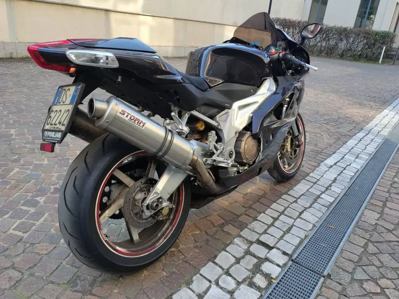 Aprilia RSV 1000 R Factory (2006 - 09) (7)