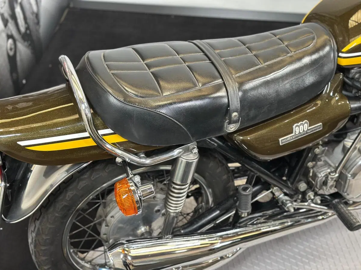 Kawasaki Z900 (4)