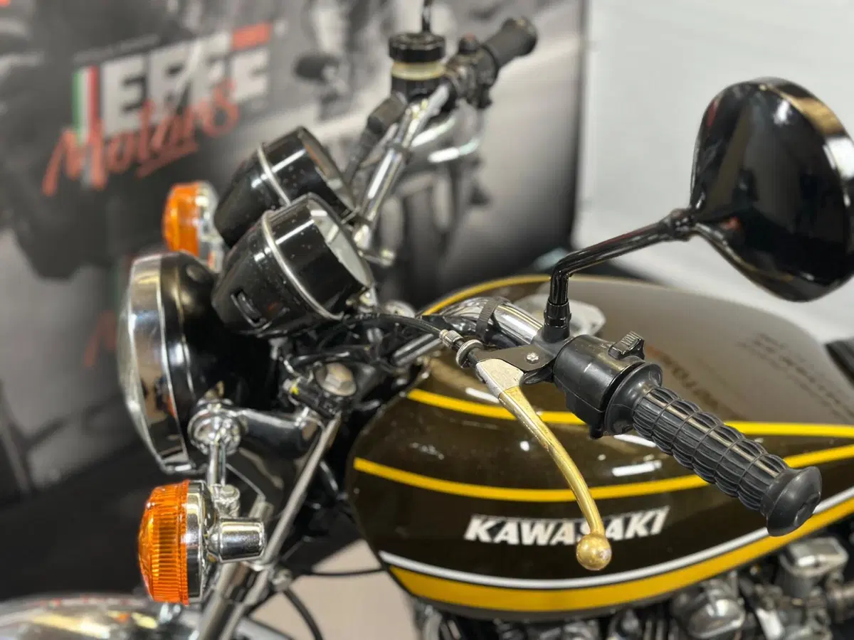 Kawasaki Z900 (9)