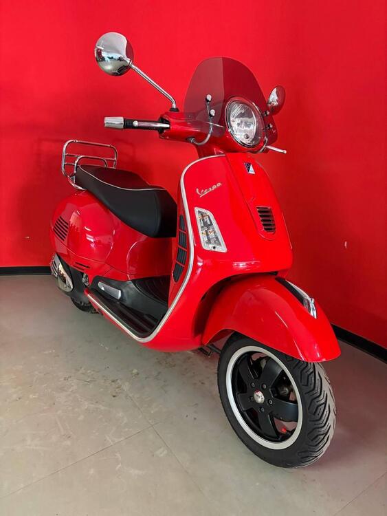 Vespa GTS 300 (2010 - 14) (2)