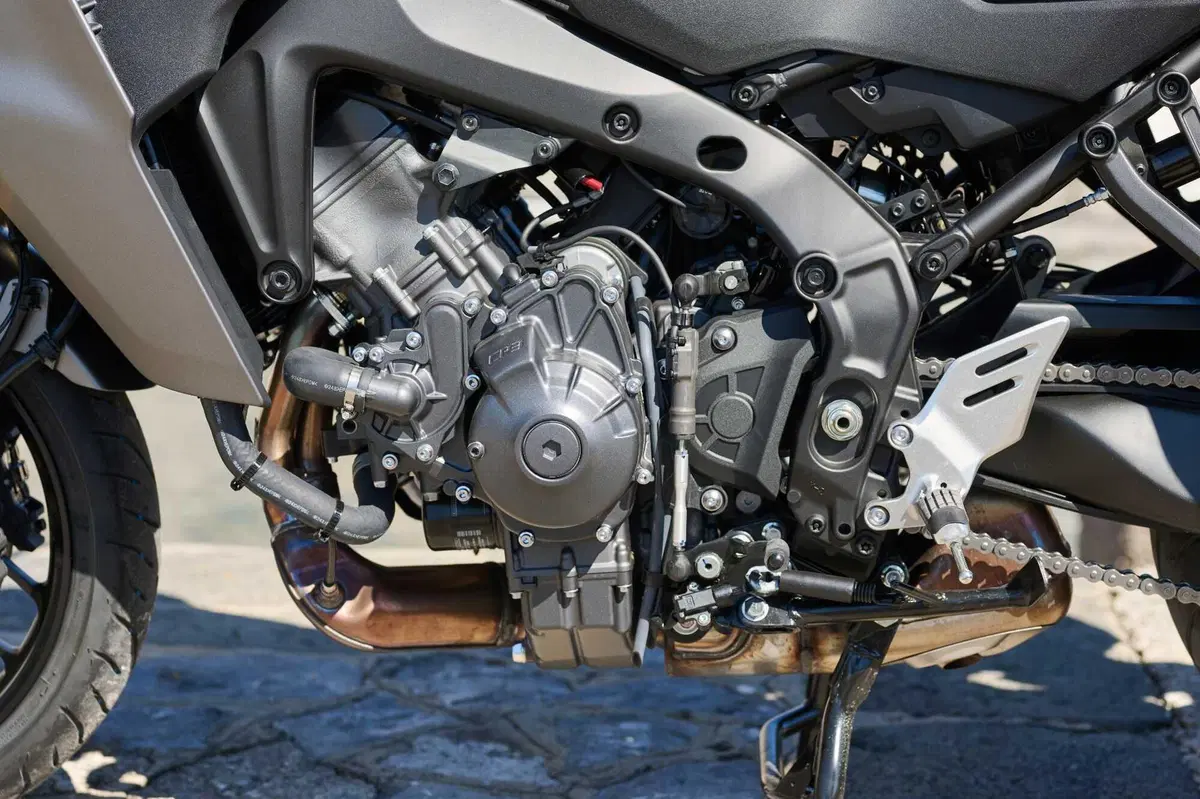 Yamaha Tracer 9 GT 2025: la turistica che sfida il confine con le sportive [VIDEO] (4)