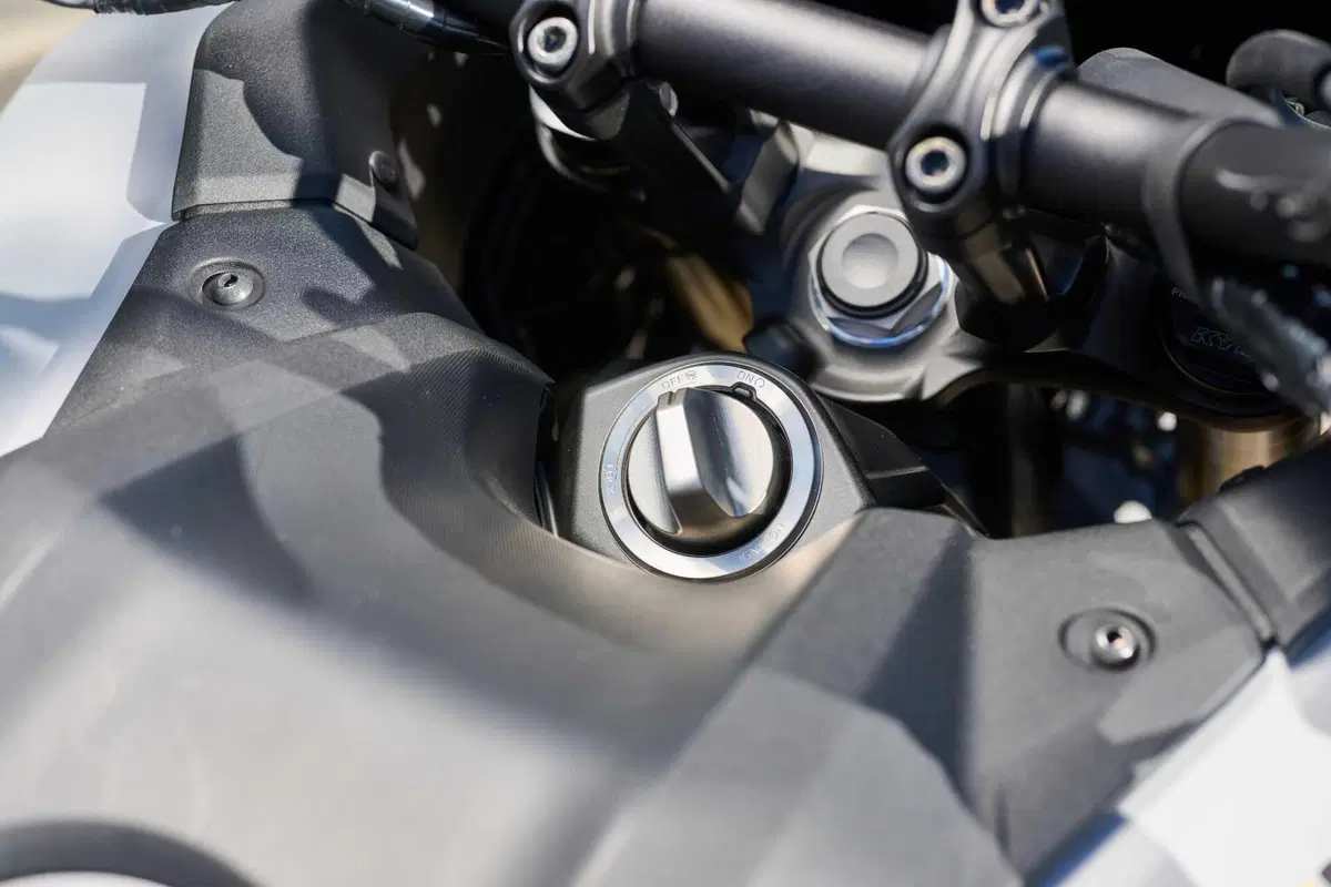 Yamaha Tracer 9 GT 2025: la turistica che sfida il confine con le sportive [VIDEO] (6)