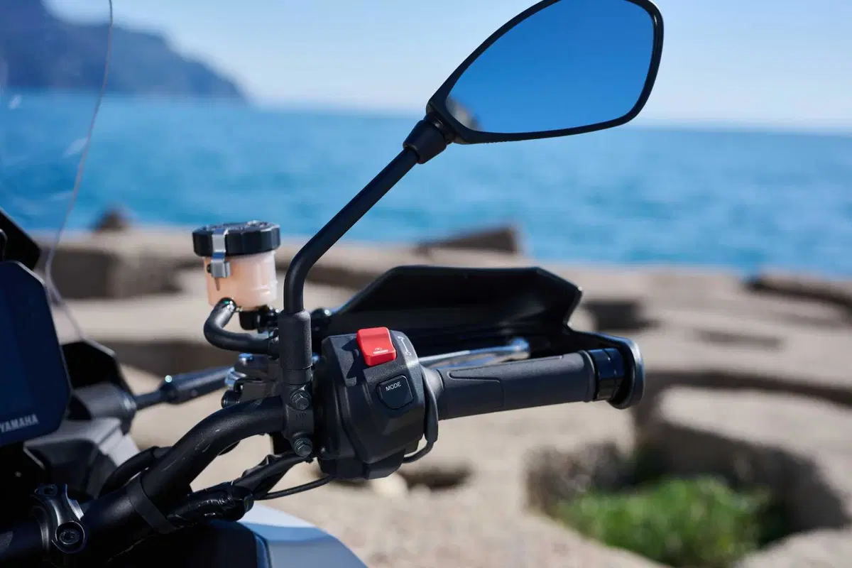 Yamaha Tracer 9 GT 2025: la turistica che sfida il confine con le sportive [VIDEO] (7)