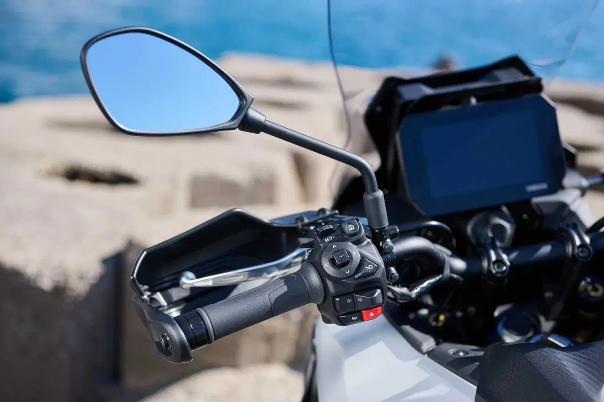 Yamaha Tracer 9 GT 2025: la turistica che sfida il confine con le sportive [VIDEO] (8)