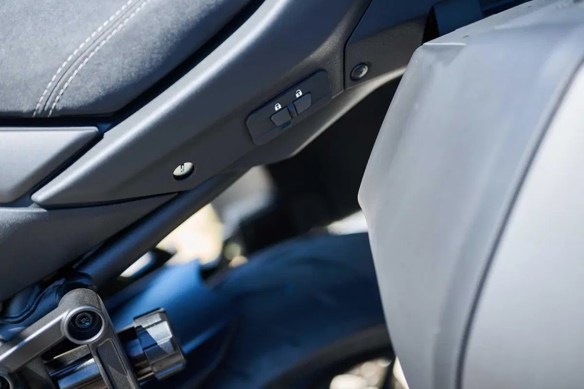 Yamaha Tracer 9 GT 2025: la turistica che sfida il confine con le sportive [VIDEO] (10)