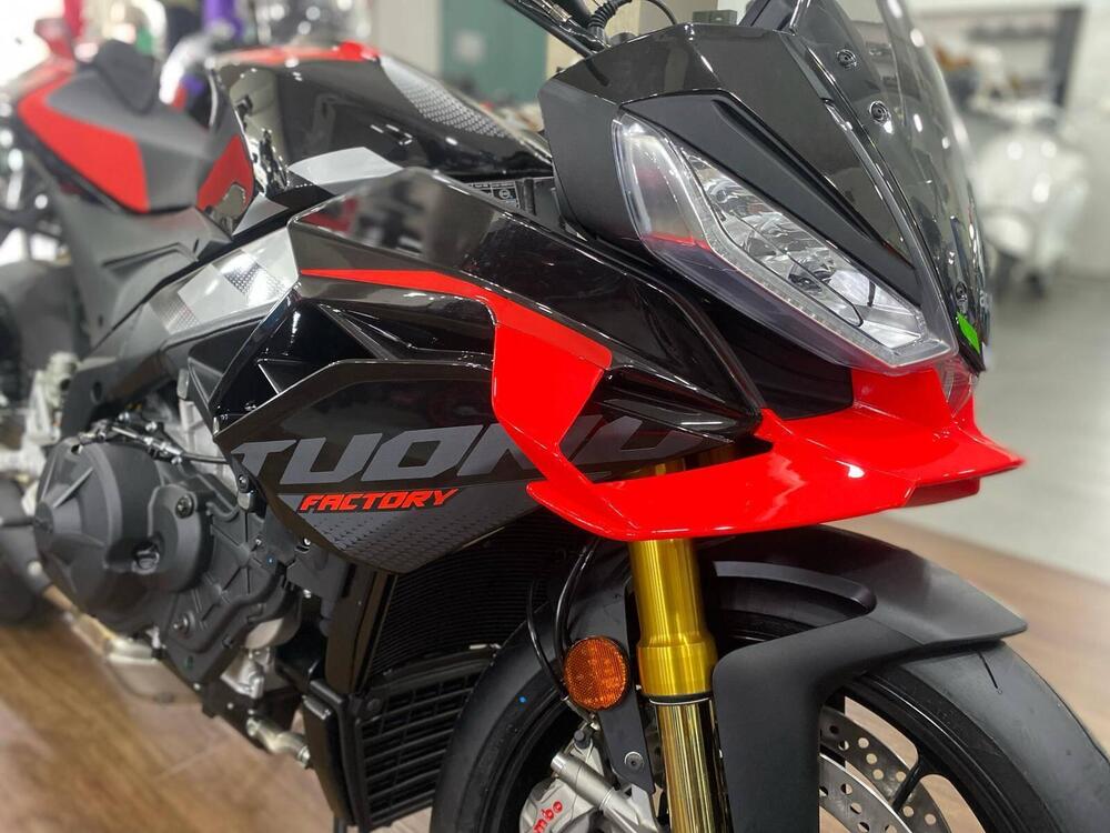 Aprilia Tuono 1100 V4 Factory (2025) (4)