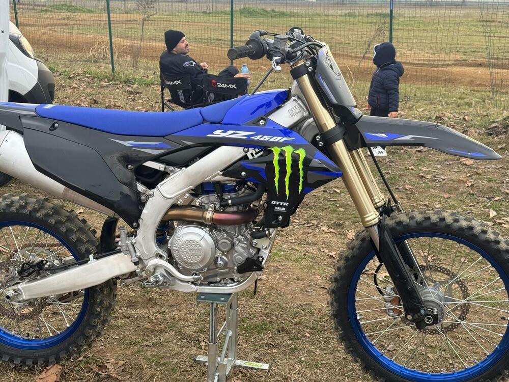 Yamaha YZ 450 F Monster Energy Yamaha Racing Edition (2025) (3)