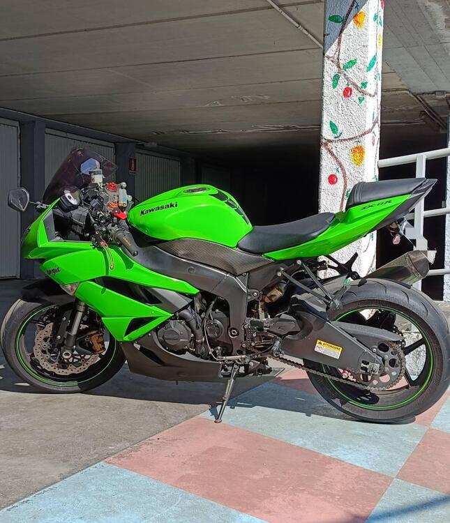 Kawasaki Ninja 600 ZX-6R (2009 - 16) (4)