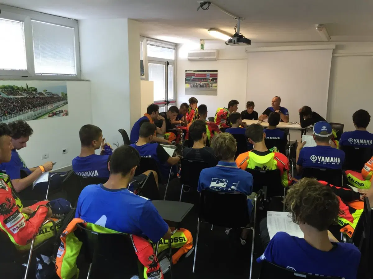Yamaha R125 Cup 2016: doppietta di Arcangeli a Vallelunga (11)