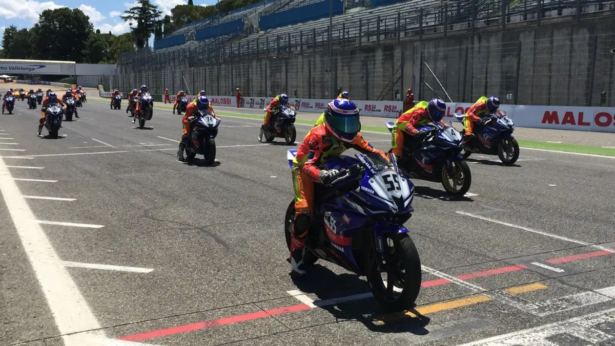 Yamaha R125 Cup 2016: doppietta di Arcangeli a Vallelunga (8)
