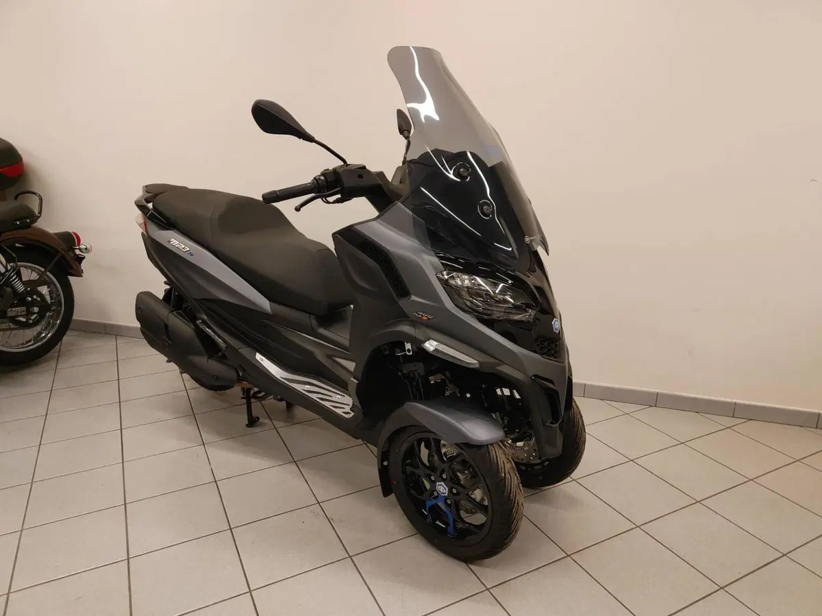 Piaggio MP3 400 Sport Hpe (2025 - 26) (2)