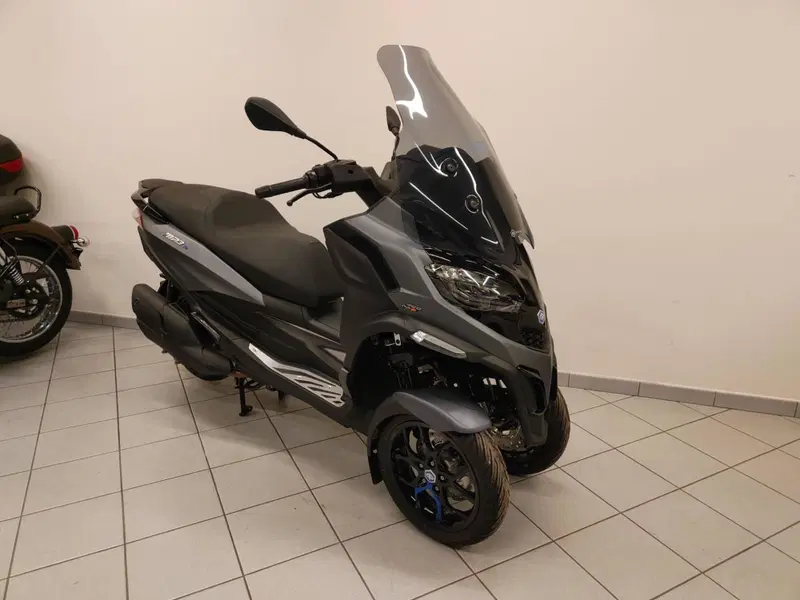 Piaggio MP3 400 Sport Hpe (2025 - 26) (2)